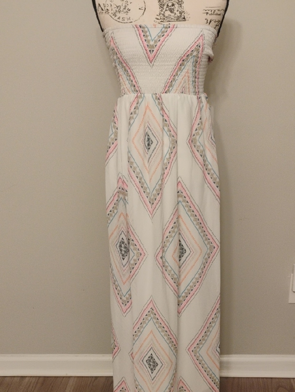 Strapless Maxi Dress with Pastel Diamond Print - White
